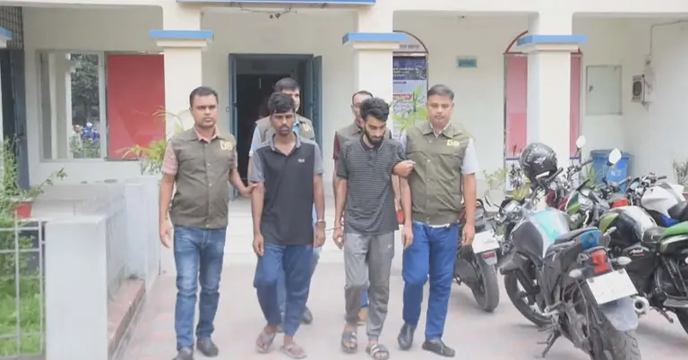রিমান্ডে নেয়া দুইজন